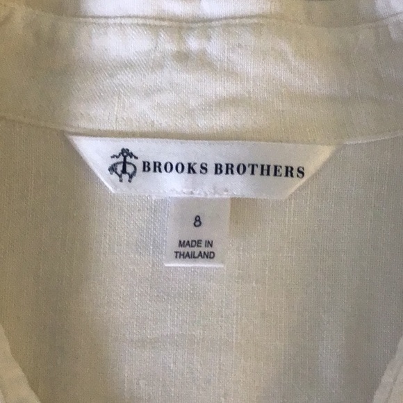 Linen blend button front sleeveless top. Stitched pleat detail. Pit to pit 19”. - Picture 6 of 7